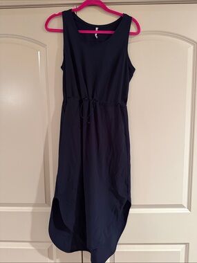 Nordstrom Zella, packable cargo travel utility dress navy blue size medium